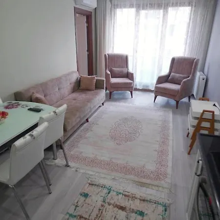 Goldist Apartment *